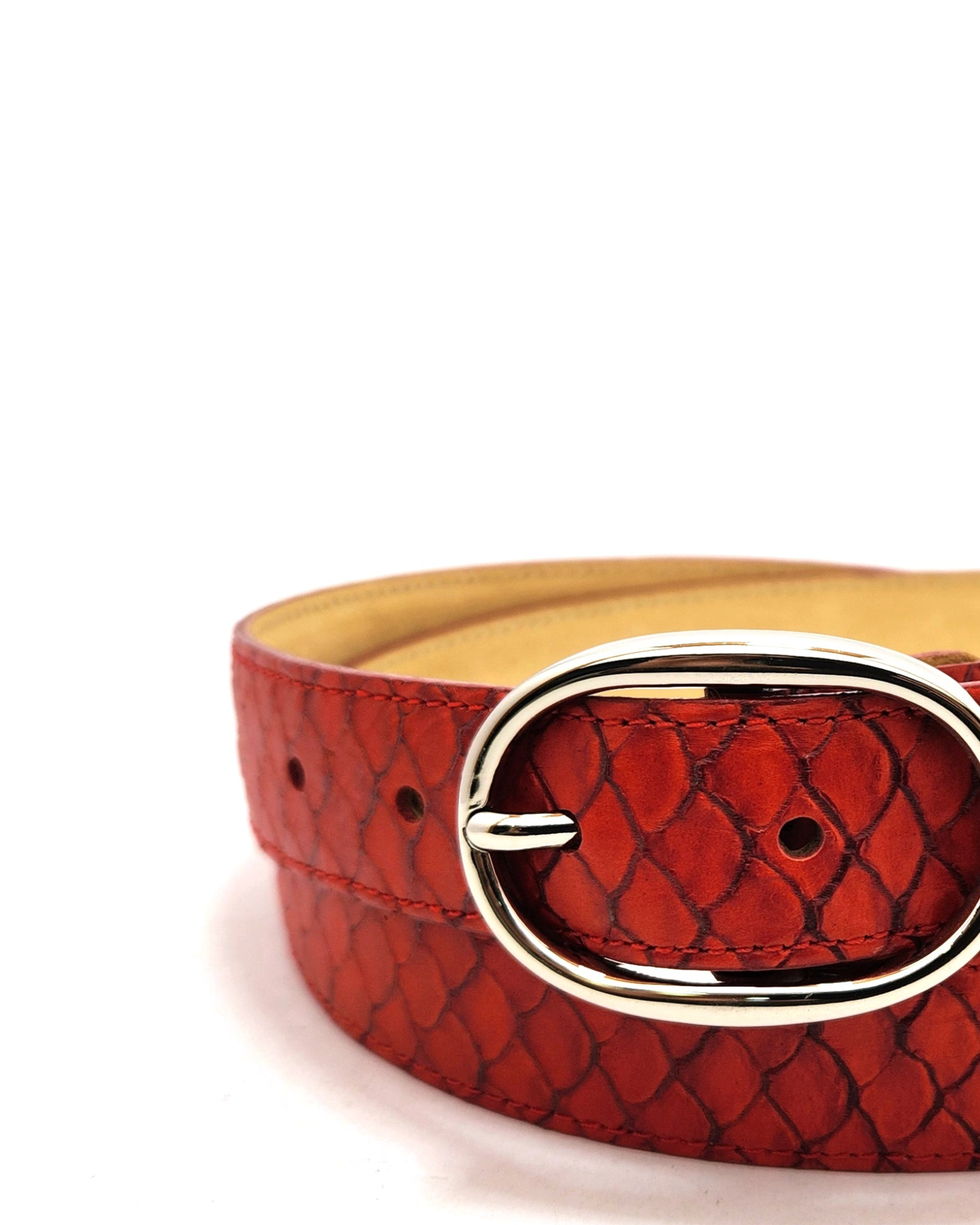 Angelika Scales Roja